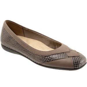 Trotters SHARP Brown Leather Faux Reptile Design Cushioned Slip On Ballet Flat